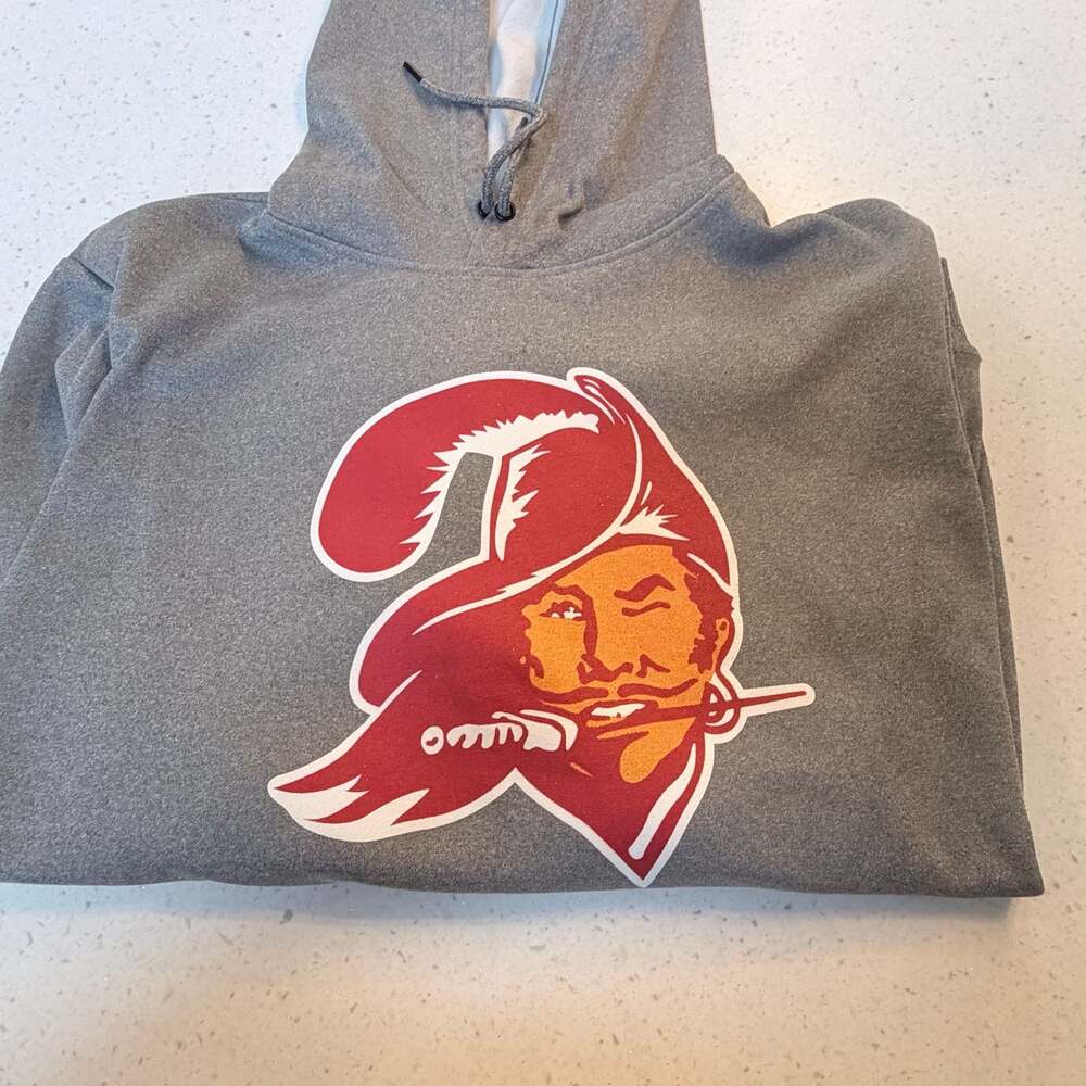 Tampa Bay Buccaneers Retro NFL Football Sports Crewneck Tshirt Medium